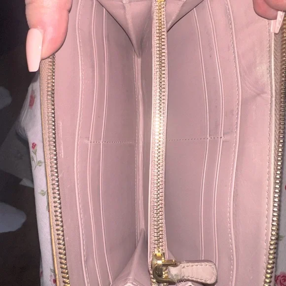 Miu Miu Wallet - Picture 2 of 7